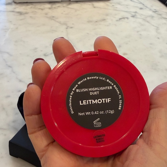 LE METIER DE BEAUTE blush highlighter duo LEITMOTIF color - Picture 9 of 9